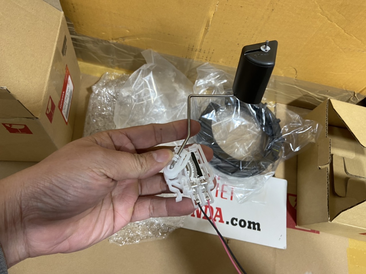 Cảm biến báo nhiên liệu xe Honda CITY